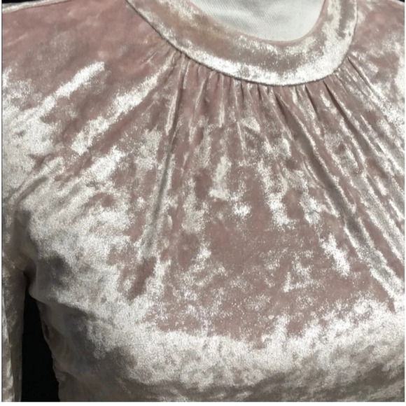 Express Light Blush Pink Crushed Velvet Cold Shoulder Dress Size XS - Picture 8 of 10